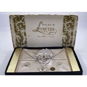 Rare Vintage Jewels By Lynette Rhinestone 3 Piece Jewelry Set In Box Grannycore